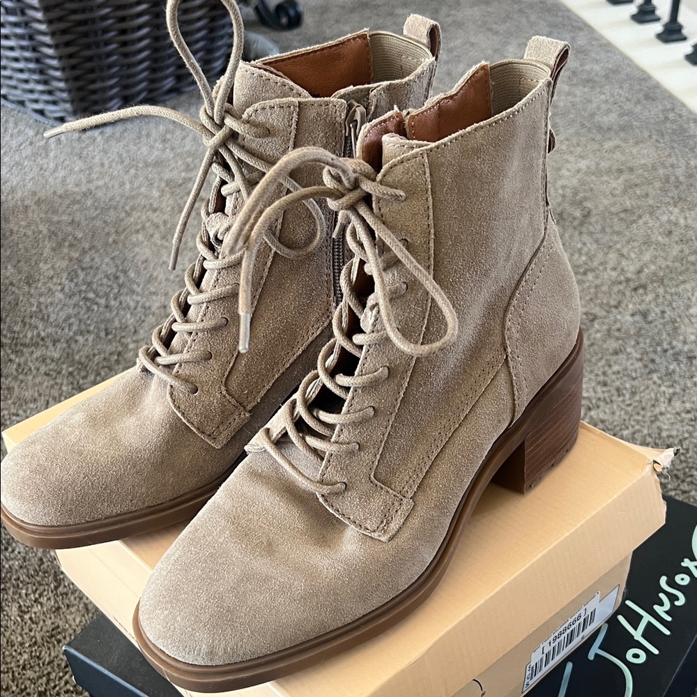 Lucky Brand Tan Lace Up Boots